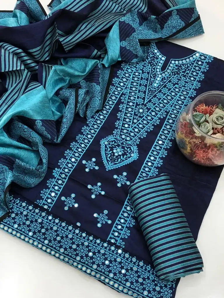 Winter Collection 2025  Staple laboosi Premium Quality   cross stitch 9 mm Gala daman embroidery Shirt and staple lining Jaccard Trouser With staple Jaccard Shawl  3 Pc Dress