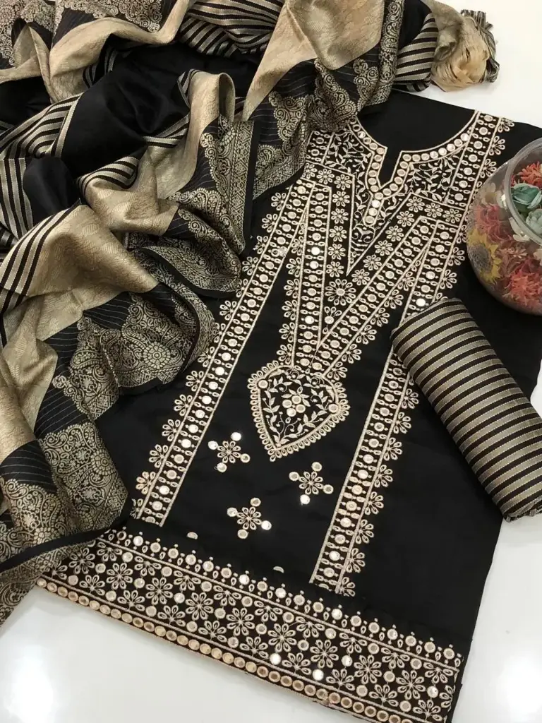 Winter Collection 2025  Staple laboosi Premium Quality   cross stitch 9 mm Gala daman embroidery Shirt and staple lining Jaccard Trouser With staple Jaccard Shawl  3 Pc Dress