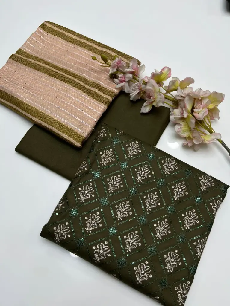 WINTER COLLECTION Beautiful & Elegant Style Dhanak Bareeze Embroidery Shirt & Trouser With Dhanak Wool Velvet Border Shawl   3 PC Dress